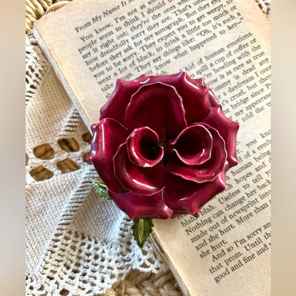 Vintage 3 Dimensional Large Red Rose 🌹 Metal Brooch Pin Mid Century 50’s 60’s
